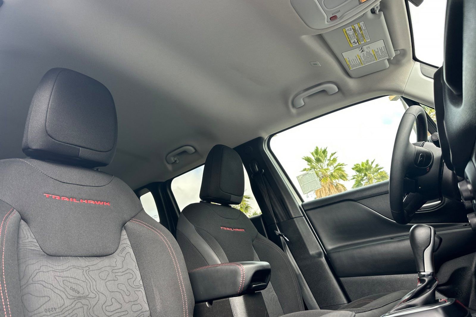 Used 2023 Jeep Renegade Trailhawk image 16