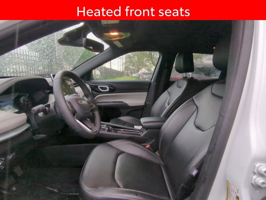 Used 2025 Jeep Compass Limited AWD/4WD image 6