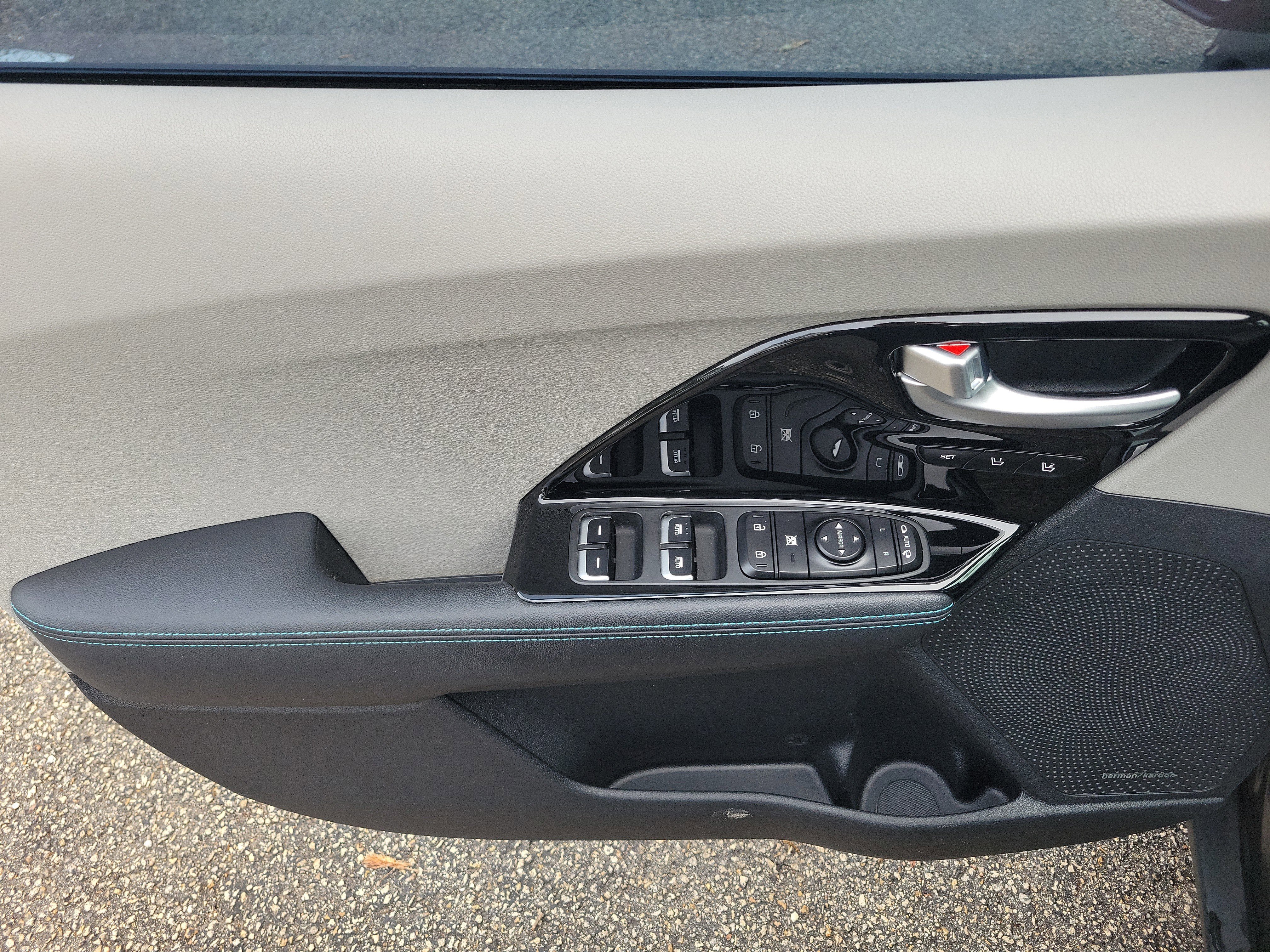 Used 2017 Kia Niro Touring image 20