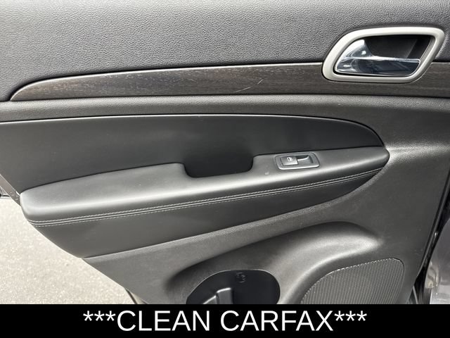 Used 2018 Jeep Grand Cherokee Laredo AWD/4WD image 12