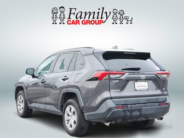 Used 2019 Toyota RAV4 LE FWD image 3