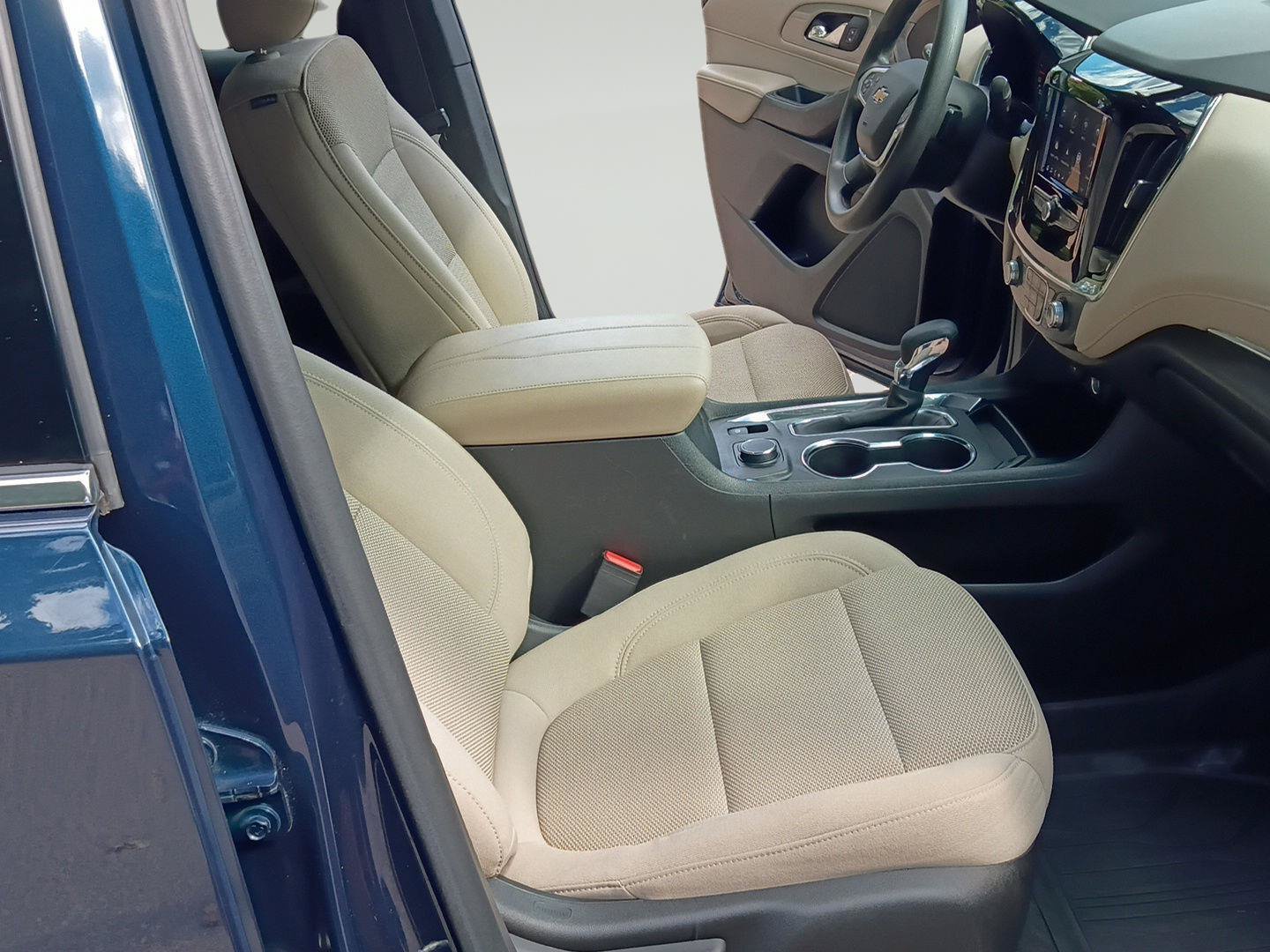 Used 2023 Chevrolet Traverse LS w/ Safety Package FWD image 26