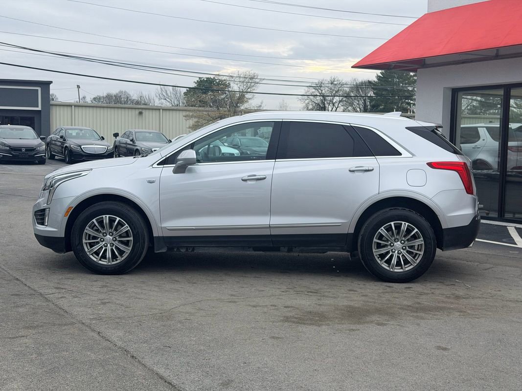 Used 2017 Cadillac XT5 Luxury w/ Driver Awareness Package AWD/4WD image 3