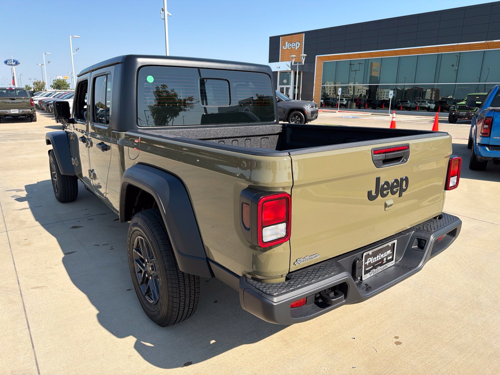 New 2026 Jeep Gladiator Sport AWD/4WD image 3
