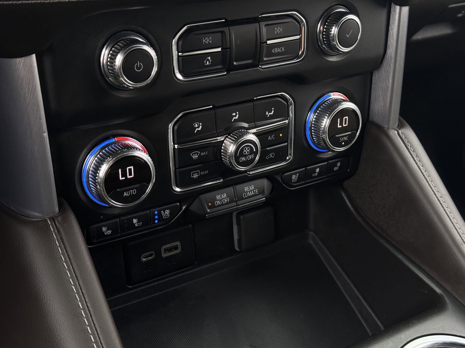Used 2021 GMC Yukon XL SLT w/ SLT Luxury Package image 23