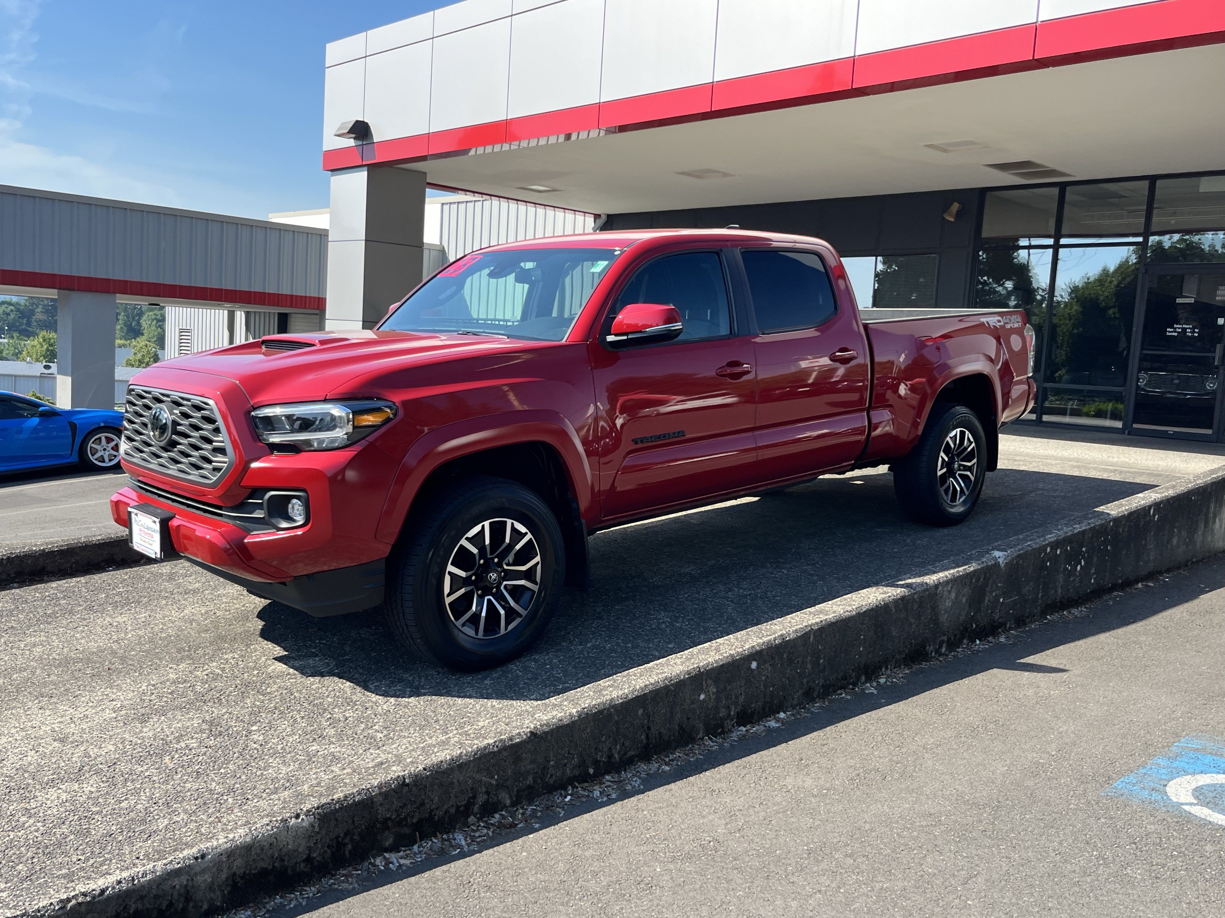 Certified 2023 Toyota Tacoma TRD Sport AWD/4WD image 7