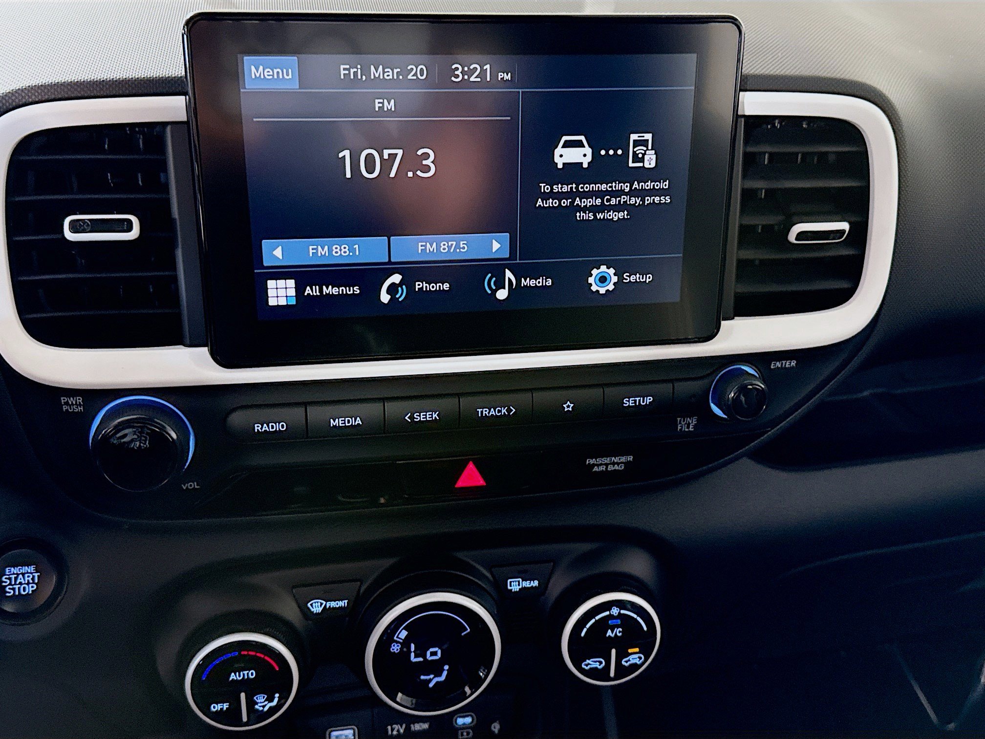 Used 2026 Hyundai Venue SEL FWD image 18