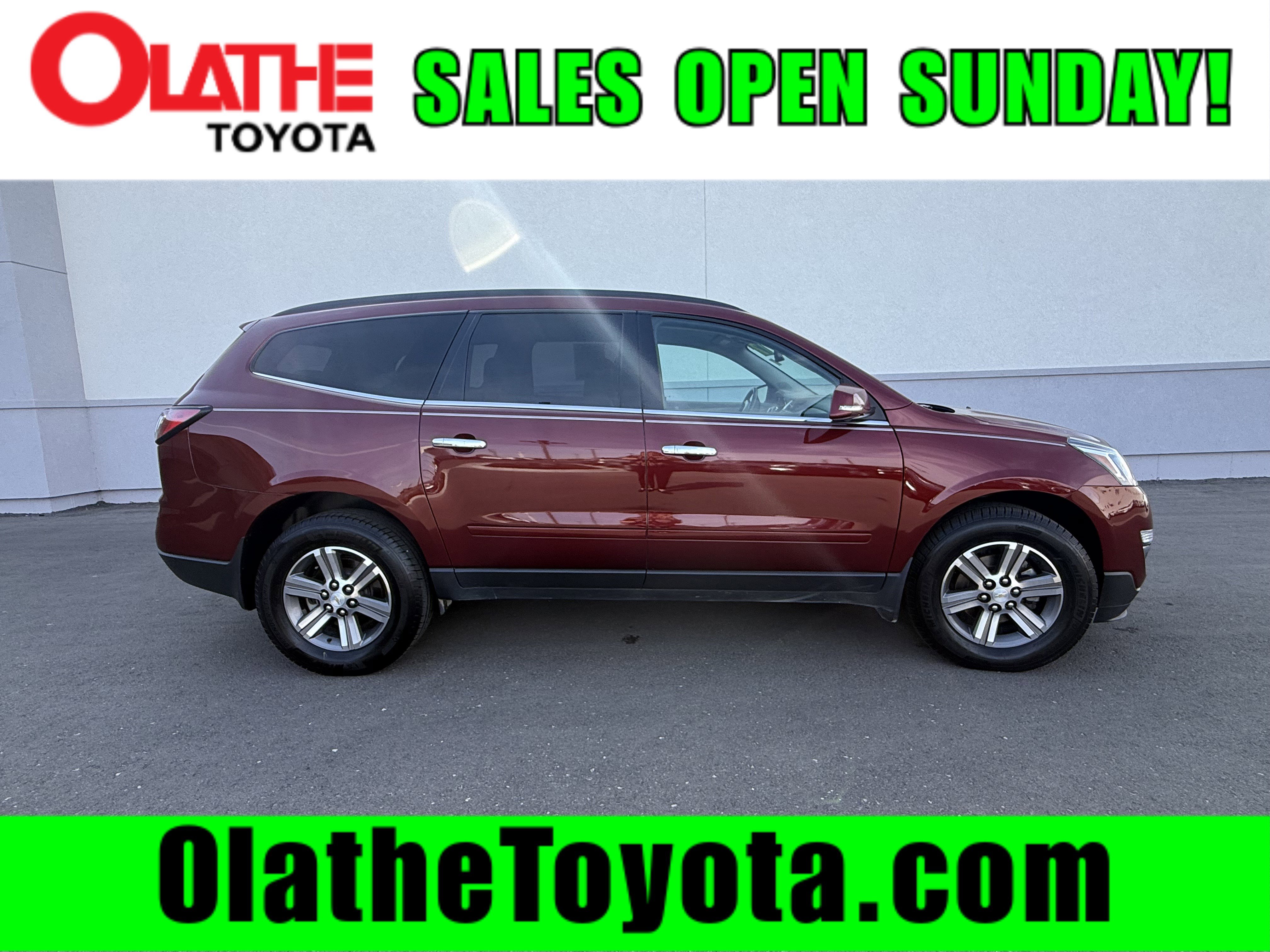 Used 2017 Chevrolet Traverse LT image 1