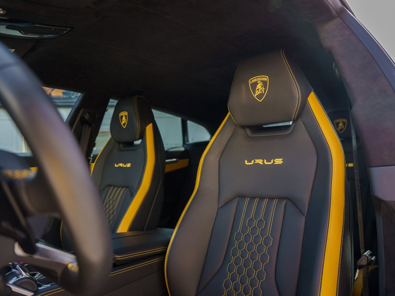 Used 2024 Lamborghini Urus S image 13