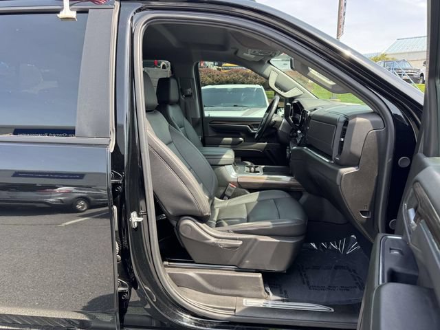 Used 2024 Chevrolet Silverado 3500 LT w/ Midnight Edition AWD/4WD image 11