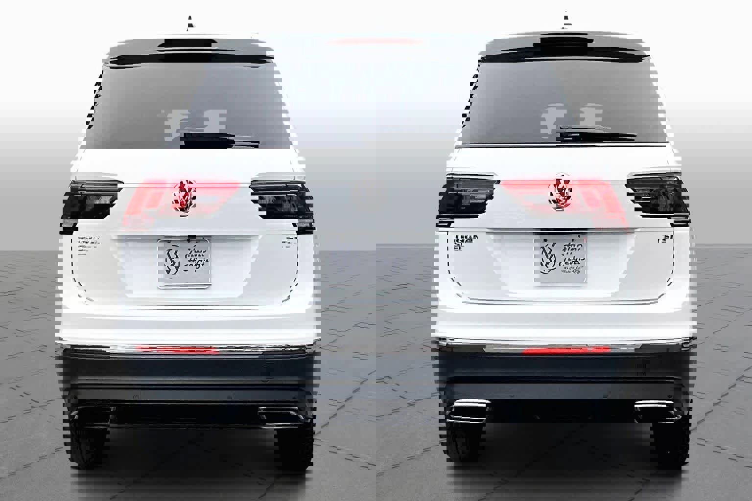 Used 2018 Volkswagen Tiguan SEL Premium image 4