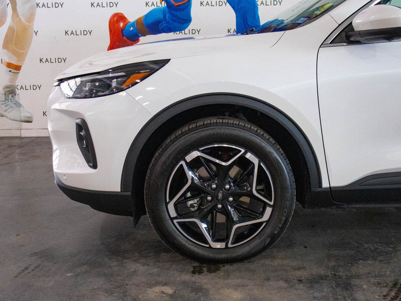 Used 2026 Ford Escape Platinum w/ Premium Technology Package AWD/4WD image 16