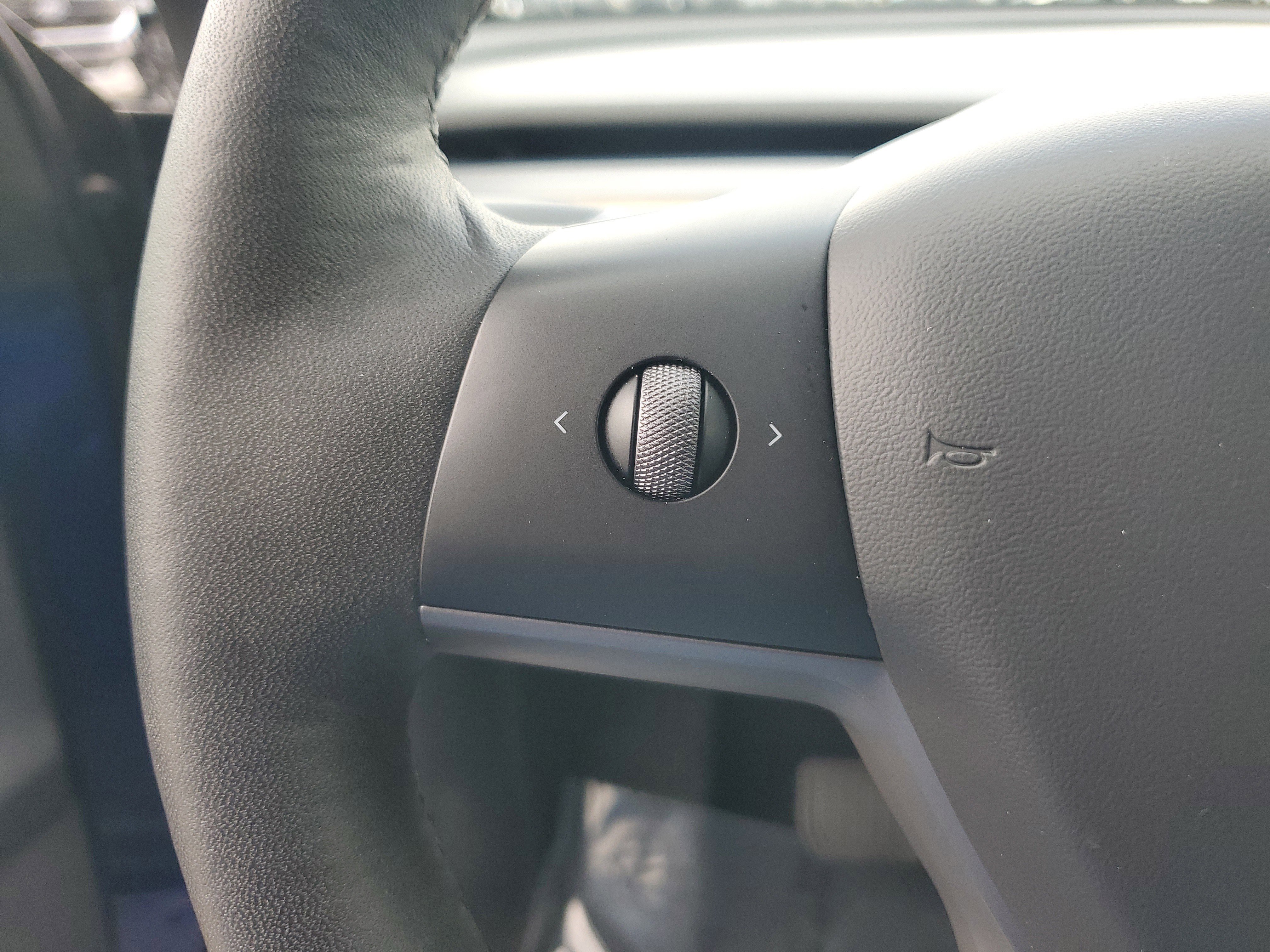 Used 2021 Tesla Model Y Long Range image 24