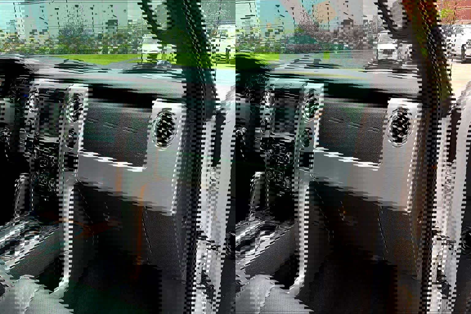 Used 2013 Ford F150 Platinum image 19