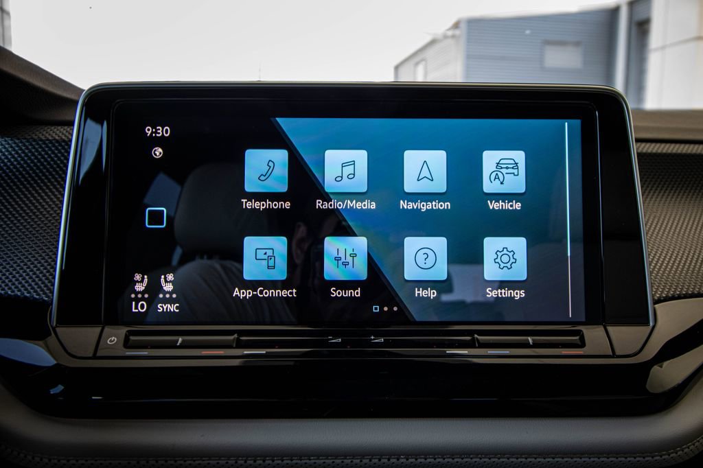 New 2026 Volkswagen Atlas Cross Sport SEL Premium R-Line AWD/4WD image 46