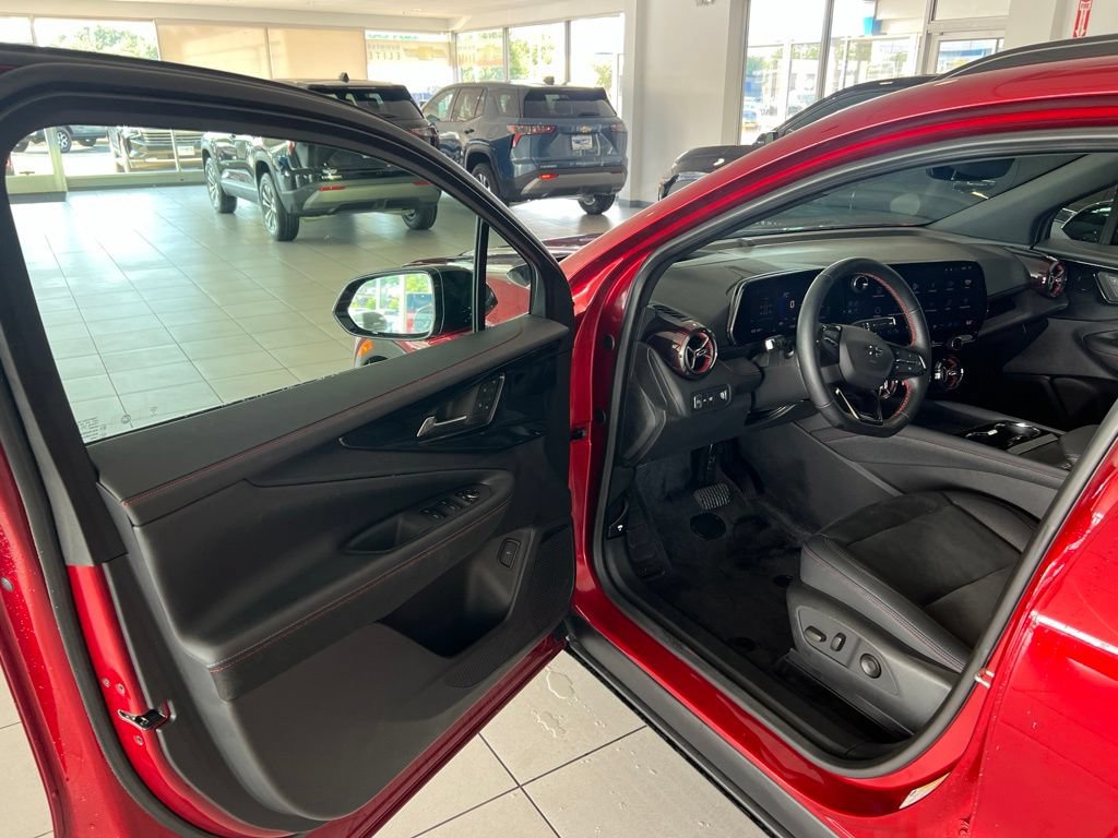 Used 2024 Chevrolet Blazer EV RS AWD/4WD image 9