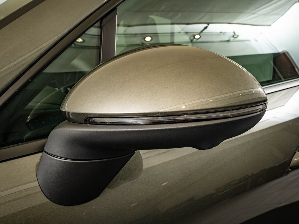New 2026 Porsche Macan 4 Electric AWD/4WD image 16