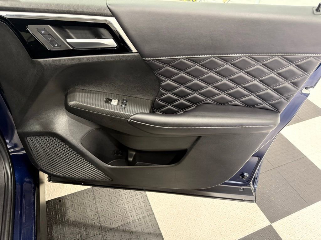 Used 2024 Mitsubishi Outlander SEL Black Edition image 24