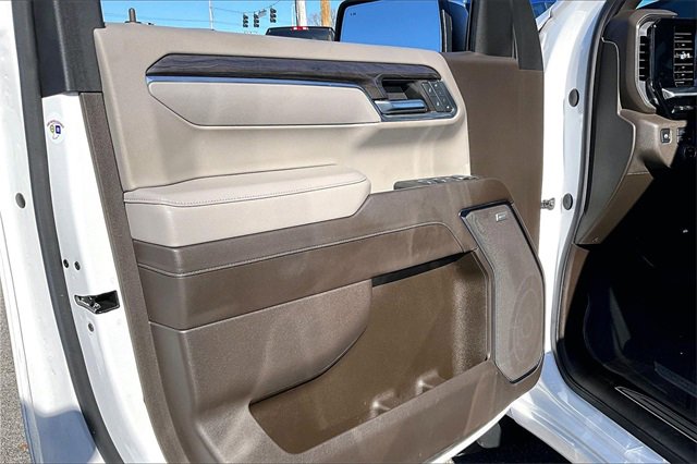 Used 2024 Chevrolet Silverado 1500 LTZ w/ LTZ Premium Package image 17