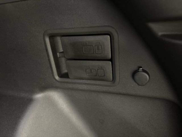Used 2024 Chevrolet Equinox LT image 18
