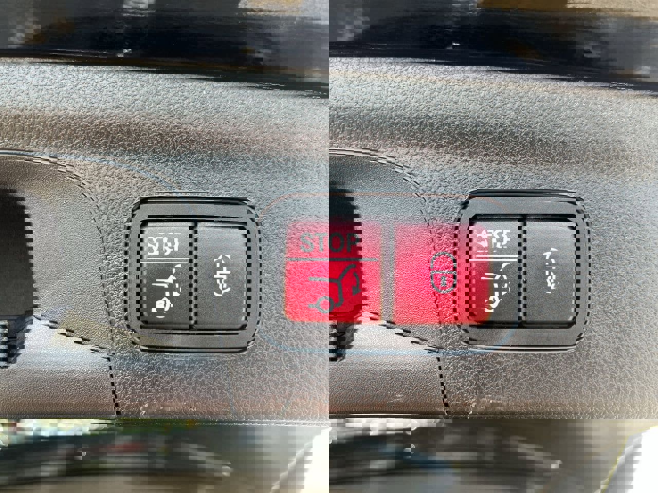 Used 2020 Mercedes-Benz GLE 450 4MATIC w/ Premium Package image 34