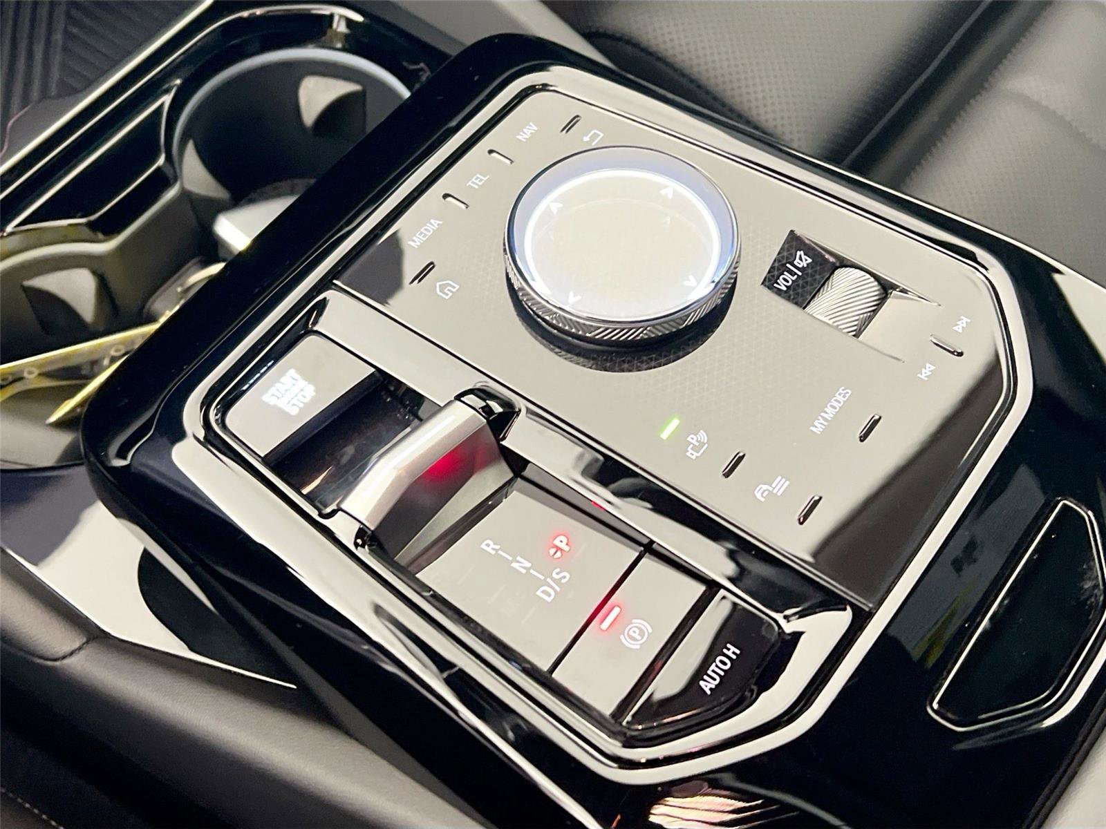 Certified 2026 BMW 530i xDrive w/ Premium Package image 16