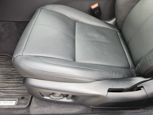 Used 2025 Land Rover Range Rover Velar S image 23