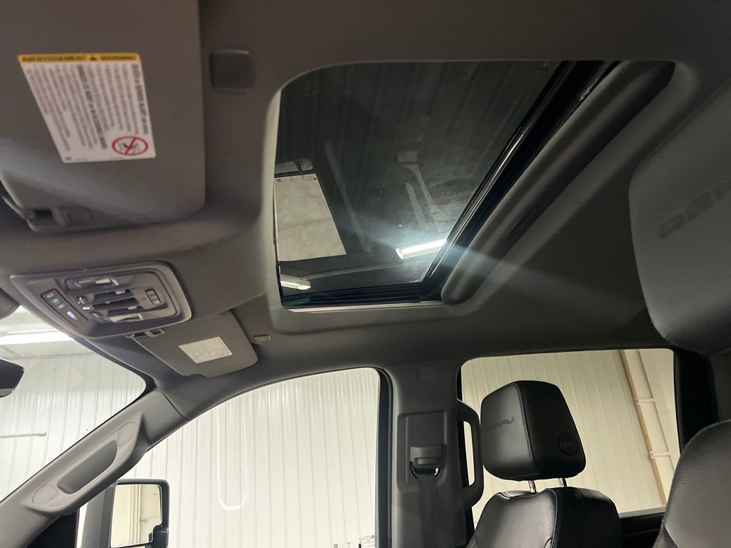 Used 2023 GMC Sierra 3500 Denali w/ Denali Ultimate Package image 27