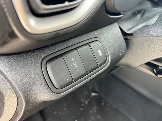Certified 2025 Hyundai Venue SEL image 19