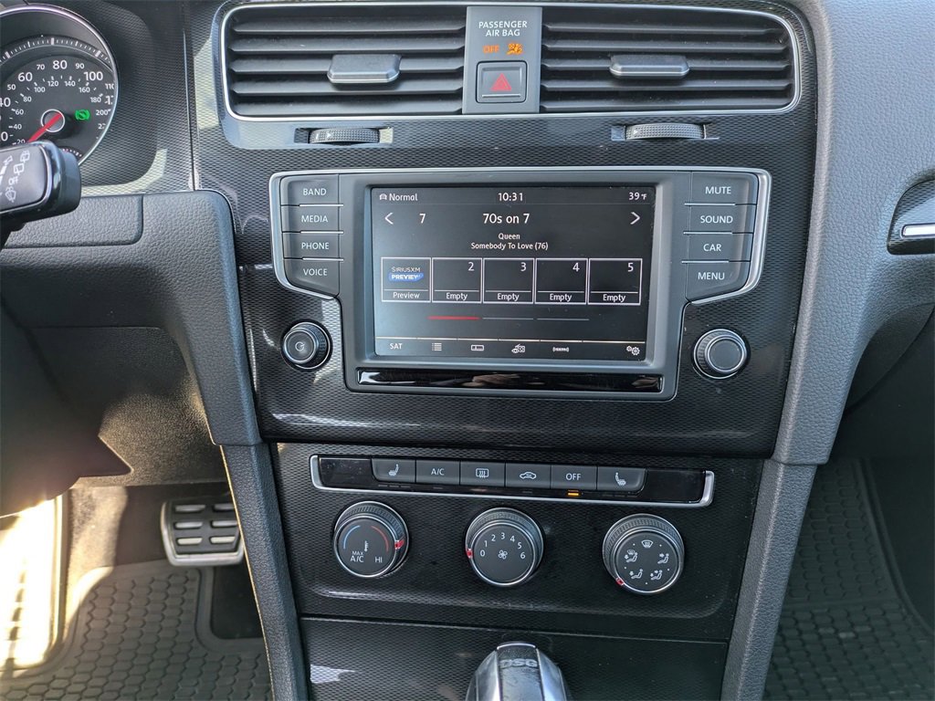 Used 2017 Volkswagen GTI SE image 32