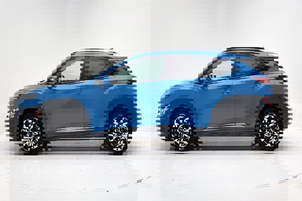 Used 2023 Hyundai Kona Limited w/ Cargo Package image 6