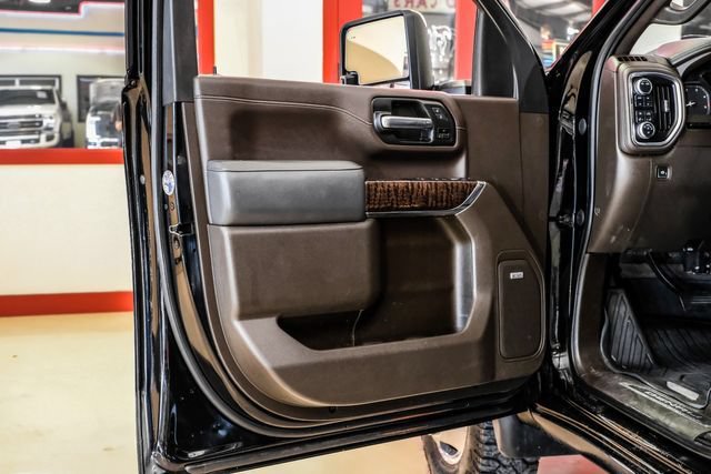 Used 2023 GMC Sierra 3500 Denali w/ Denali Ultimate Package AWD/4WD image 35