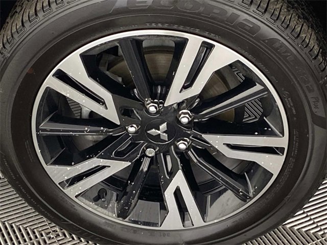 Used 2024 Mitsubishi Eclipse Cross AWD image 27