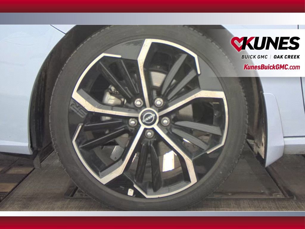 Used 2025 Nissan Altima 2.5 SR FWD image 10