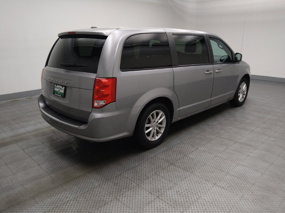 Used 2020 Dodge Grand Caravan SE FWD image 10