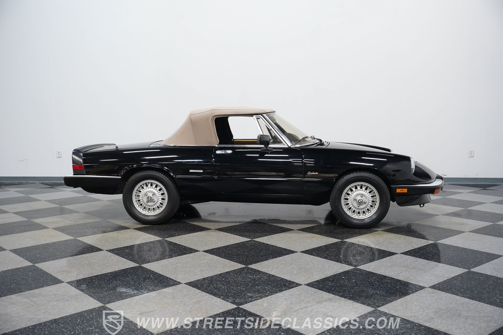 Used 1990 Alfa Romeo Spider Graduate RWD image 15