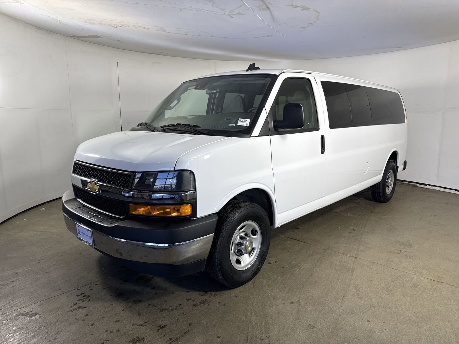 Used 2024 Chevrolet Express 3500 LT w/ LT Preferred Equipment Group image 25