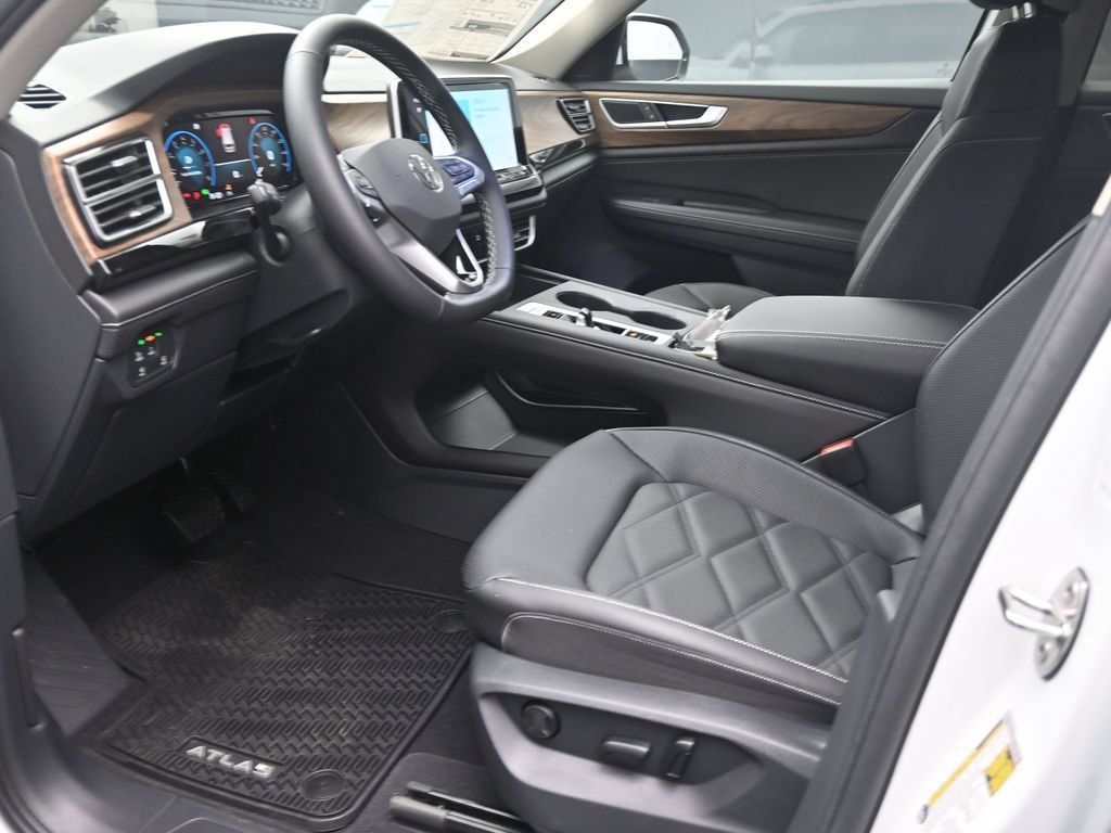 New 2026 Volkswagen Atlas SE FWD image 17