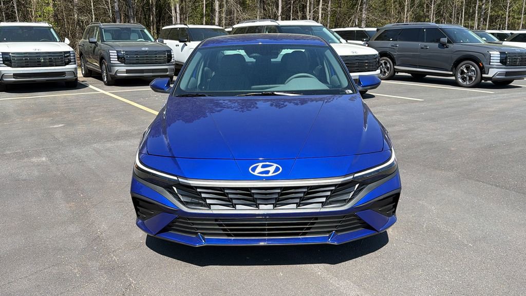 New 2026 Hyundai Elantra SE image 2