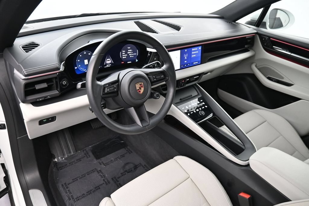 Certified 2025 Porsche Macan Electric RWD image 4
