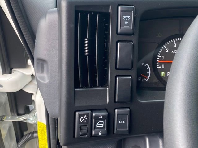 New 2024 Chevrolet Low Cab Forward image 21