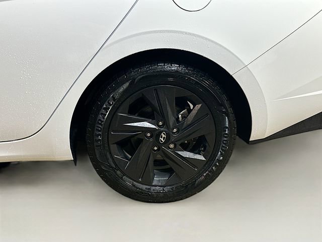 Used 2022 Hyundai Elantra Blue w/ Cargo Package image 5