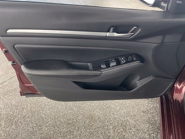 Used 2023 Nissan Altima 2.5 SV FWD image 34
