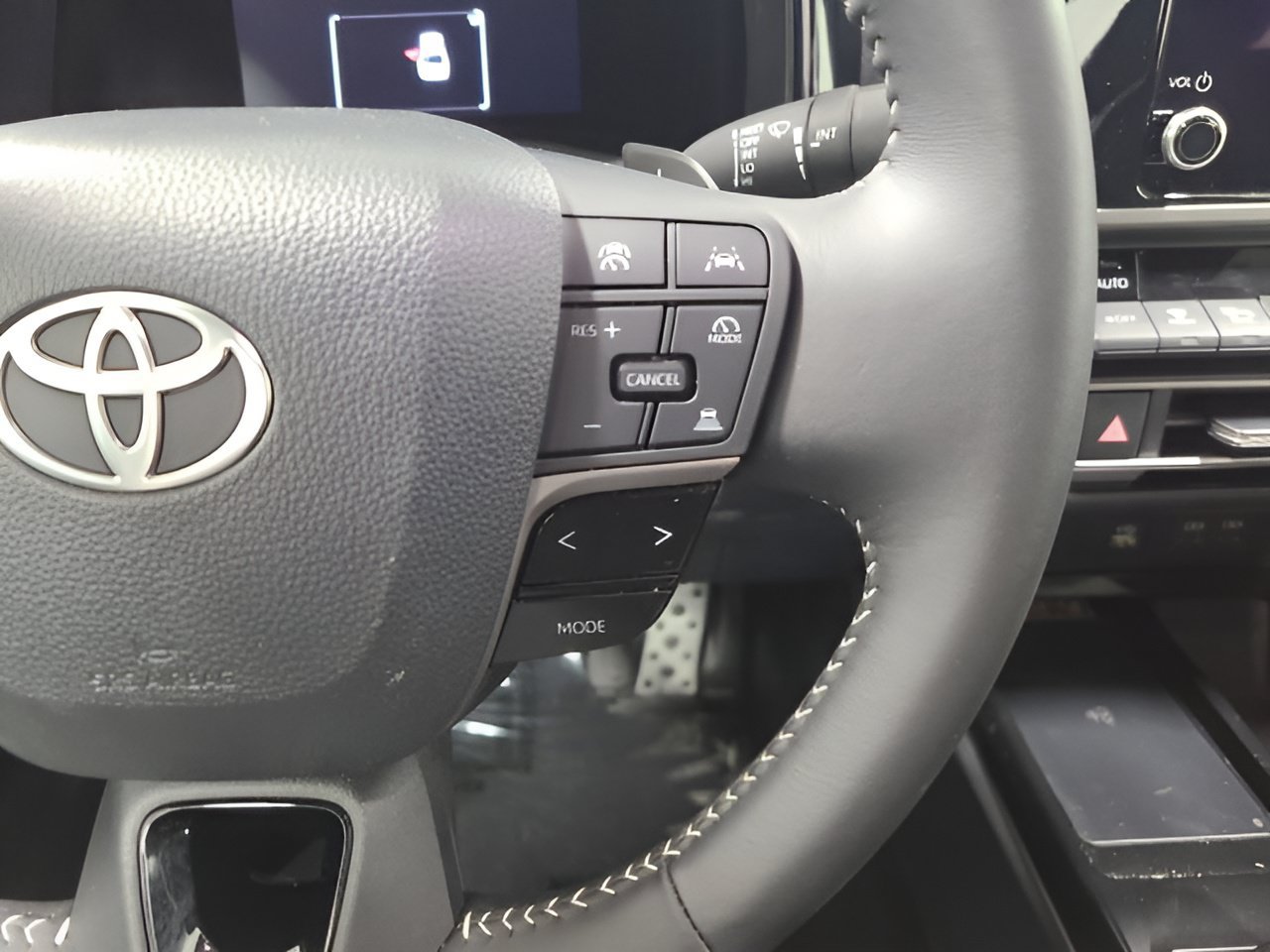 Used 2025 Toyota Camry SE FWD image 26