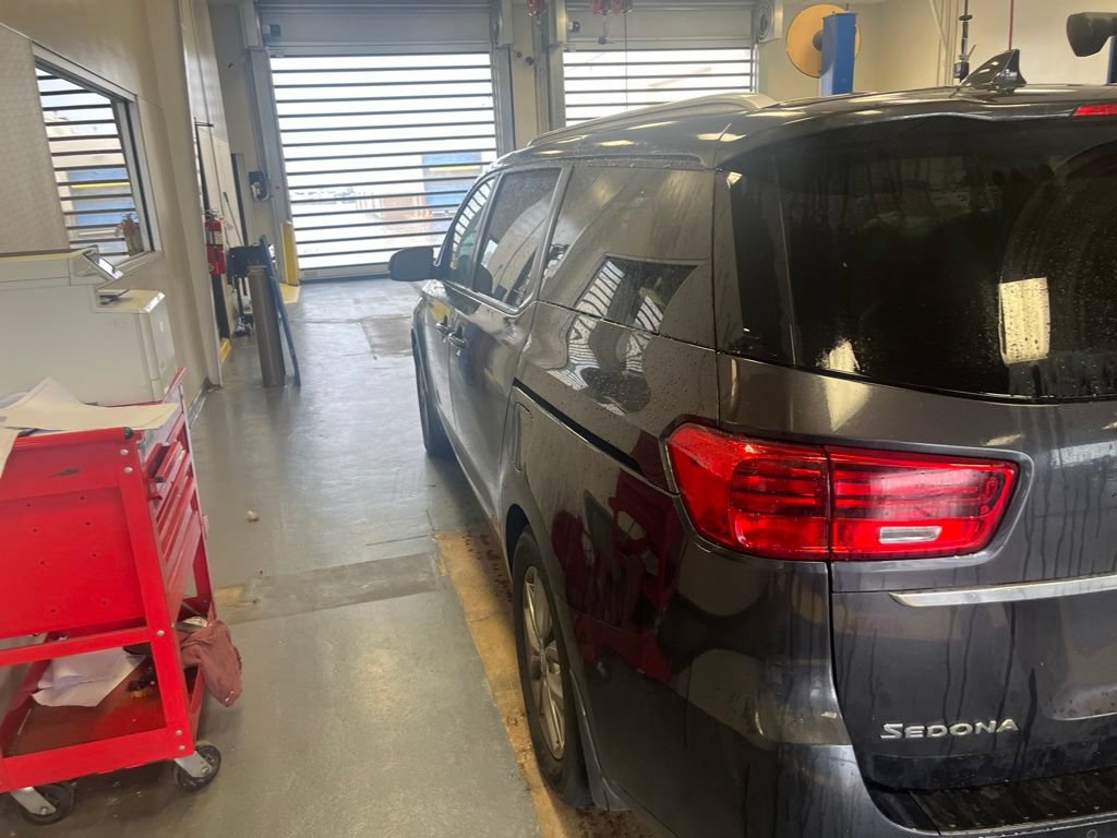 Used 2020 Kia Sedona EX FWD image 6