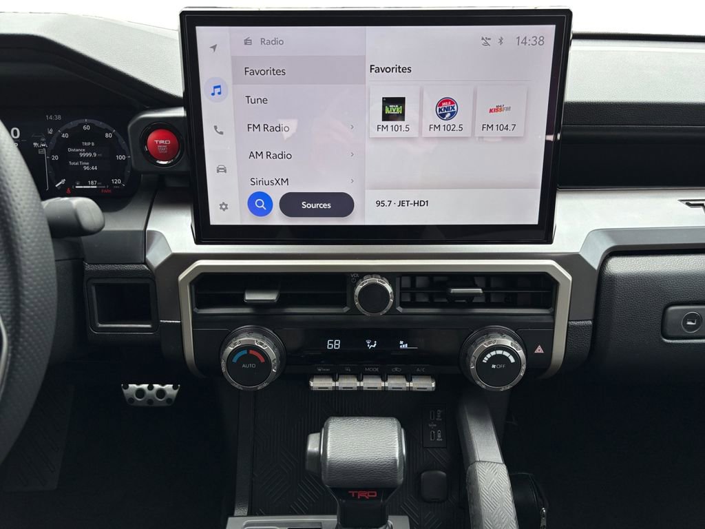 Used 2024 Toyota Tacoma TRD Sport AWD/4WD image 17