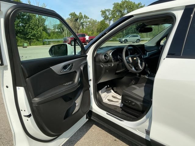 Used 2024 Chevrolet Blazer LT w/ Convenience Package FWD image 15
