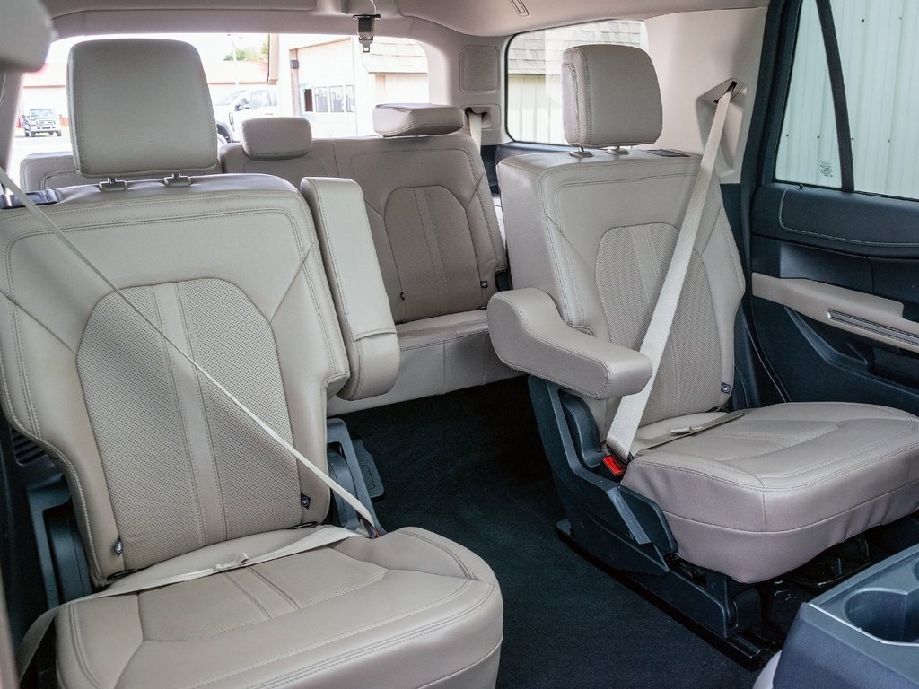 Used 2024 Ford Expedition Limited image 38