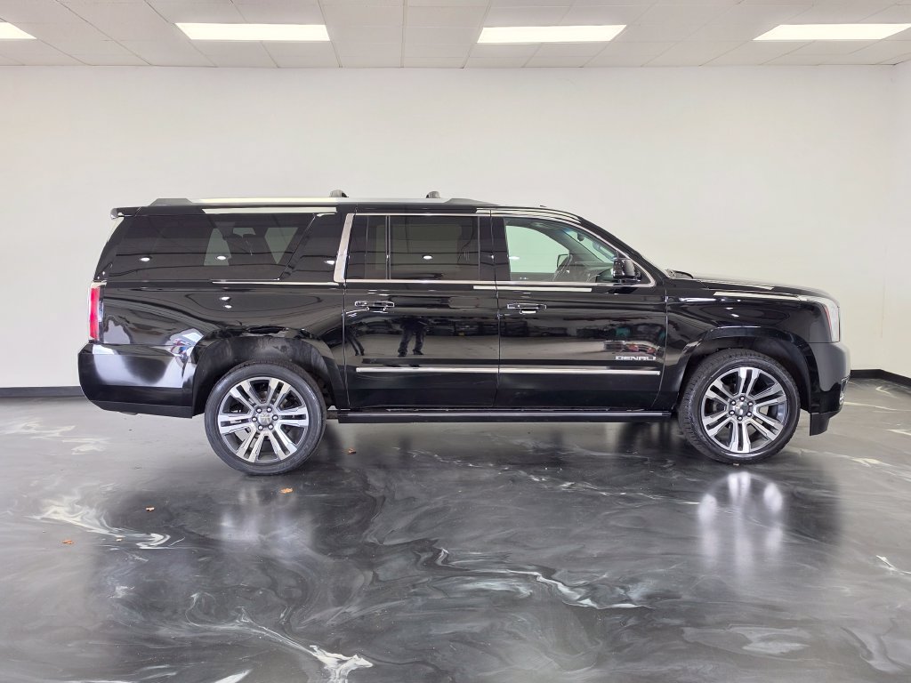 Used 2018 GMC Yukon XL Denali w/ Open Road Package AWD/4WD image 32