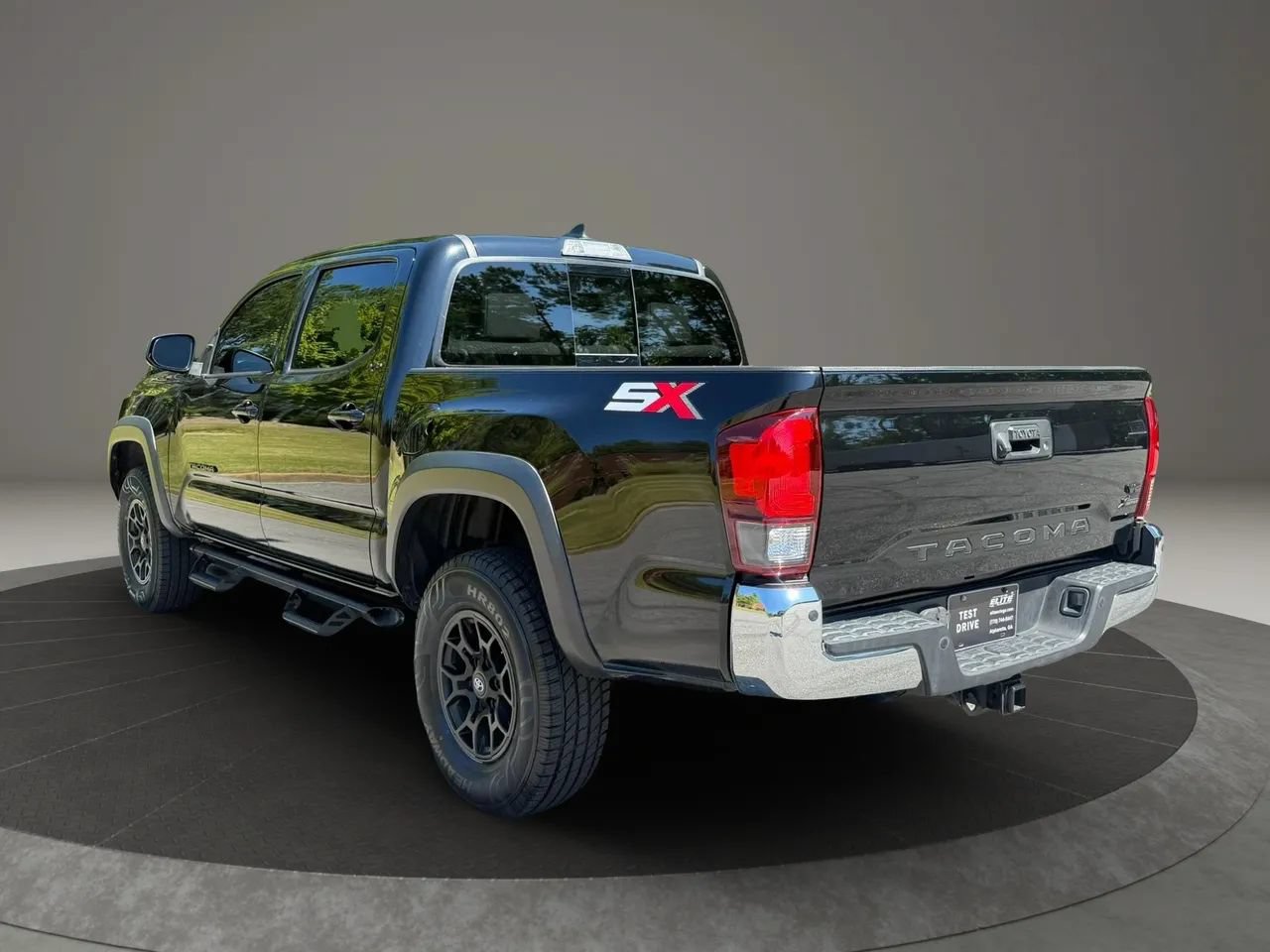 Used 2023 Toyota Tacoma SR5 RWD image 4